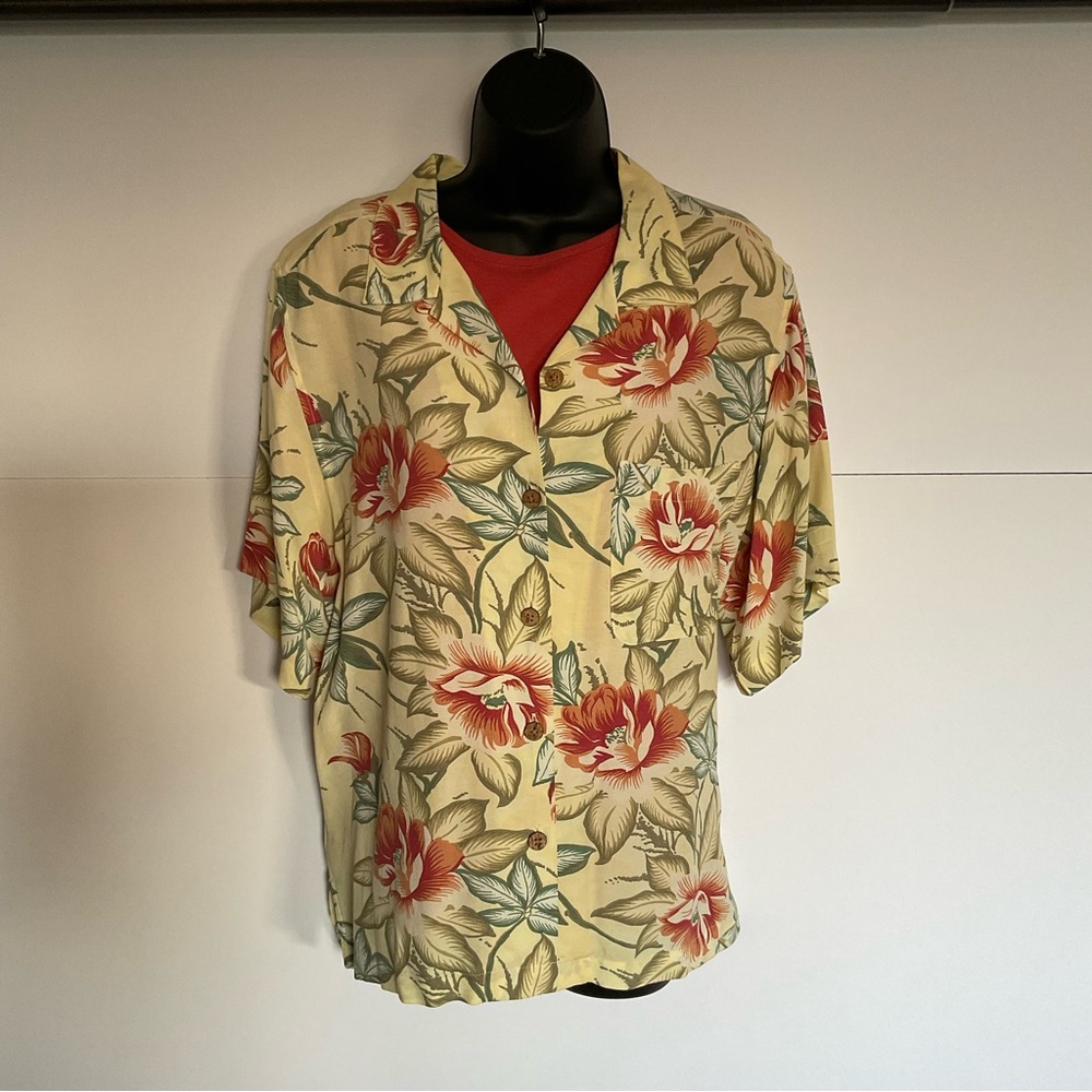 Tommy Bahama rayon button up shirt- medium